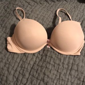 Victoria’s Secret Wear Everywhere 34B Bra